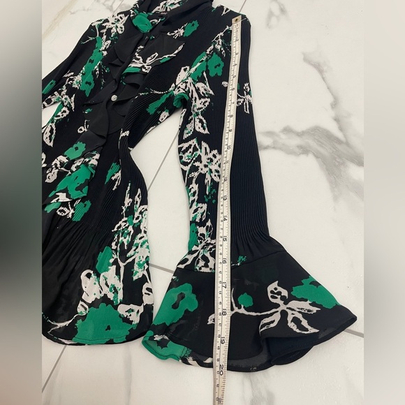 Violet & Claire Black/Green Floral Blouse Pleated With Ruffles 3/4 Sleeves Sz S - Picture 15 of 15